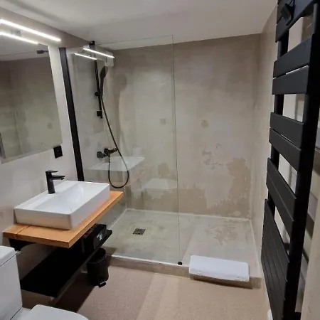 Chateau Les Boissieres Aux Portes D'uzes 26 Couchages Piscine Sauna En Bord De Riviere Cadre Exceptionnel Βίλα Sagriès