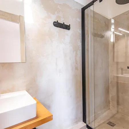 Chateau Les Boissieres Aux Portes D'uzes 26 Couchages Piscine Sauna En Bord De Riviere Cadre Exceptionnel Βίλα Sagriès