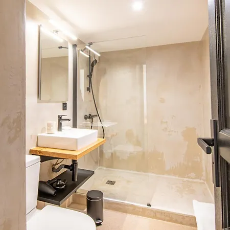 Chateau Les Boissieres Aux Portes D'uzes 26 Couchages Piscine Sauna En Bord De Riviere Cadre Exceptionnel Βίλα *