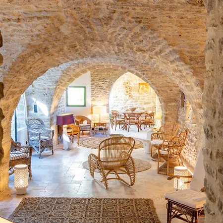 Chateau Les Boissieres Aux Portes D'uzes 26 Couchages Piscine Sauna En Bord De Riviere Cadre Exceptionnel *