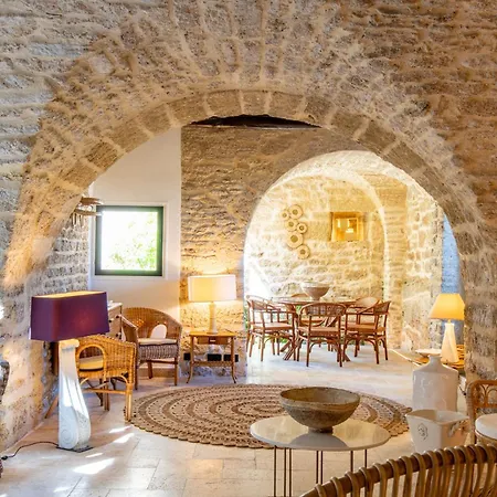 Βίλα Chateau Les Boissieres Aux Portes D'uzes 26 Couchages Piscine Sauna En Bord De Riviere Cadre Exceptionnel Sagriès