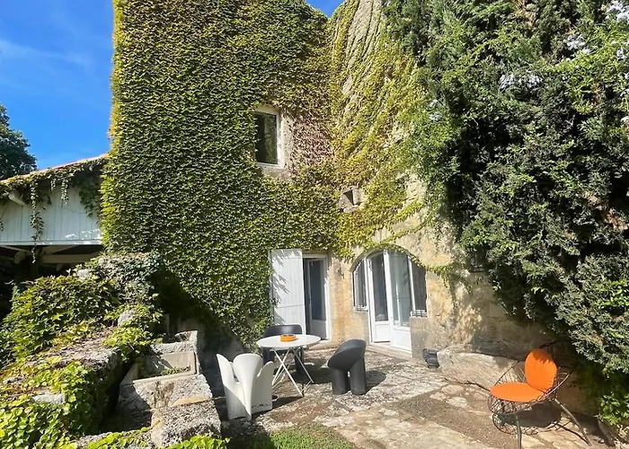 Willa Chateau Les Boissieres Aux Portes D'uzes 26 Couchages Piscine Sauna En Bord De Riviere Cadre Exceptionnel