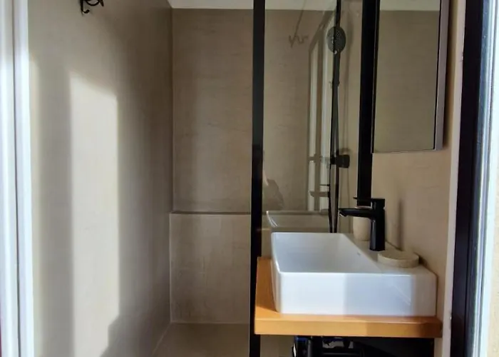 Willa Chateau Les Boissieres Aux Portes D'uzes 26 Couchages Piscine Sauna En Bord De Riviere Cadre Exceptionnel *