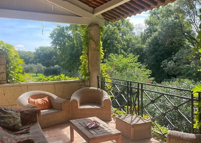 Willa Chateau Les Boissieres Aux Portes D'uzes 26 Couchages Piscine Sauna En Bord De Riviere Cadre Exceptionnel